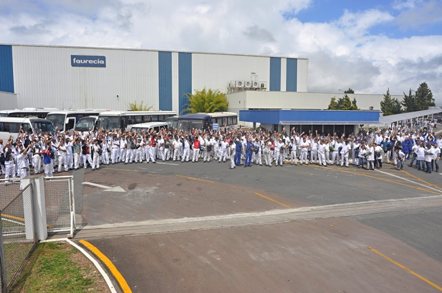 Após mobilização, Faurecia cede e aumenta valor do fechamento da PLR 2012